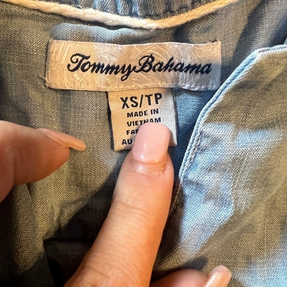 TOMMY BAHAMAS toe up shirt 👚 - Picture 2 of 3